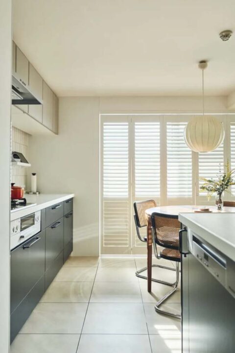 II型キッチン、オープンキッチン、ウッドシャッター