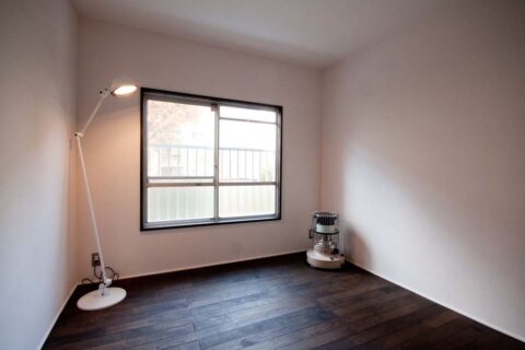 団地リノベーション、吉永建築デザインスタジオ、個室、ナラ無垢フローリング、オスモカラー