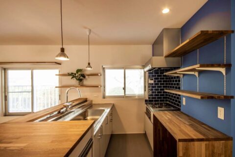 マンションリノベーション、吉永建築デザインスタジオ、キッチン収納、II型キッチン、タイル壁
