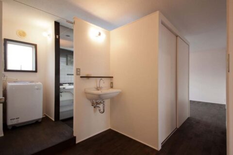 団地リノベーション、吉永建築デザインスタジオ、洗面コーナー、洗面ボウル単体、オープン棚