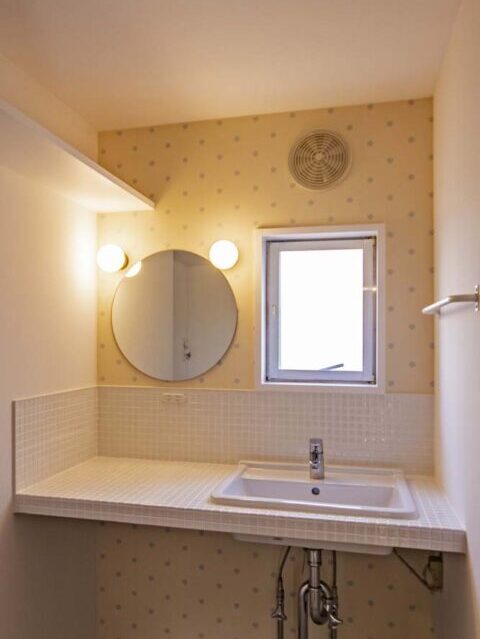 マンションリノベーション、吉永建築デザインスタジオ、丸鏡、楽屋、モザイクタイル