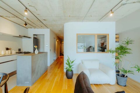 マンションリノベーション、湘南リフォーム、アール壁、室内窓、ダクトレール