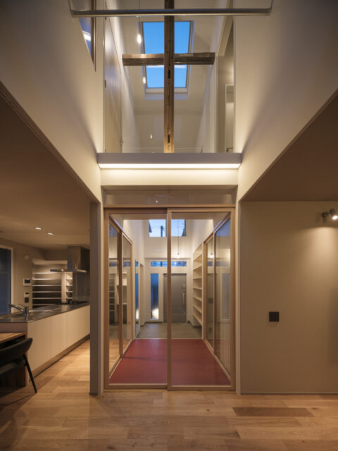 戸建てリノベーション、（株）KITI、光庭、ガラス戸、吹き抜け