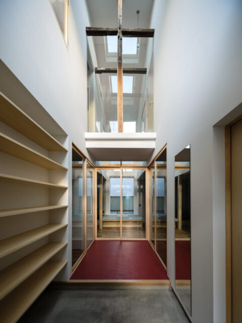 戸建てリノベーション、（株）KITI、光庭、吹き抜け、ガラス戸
