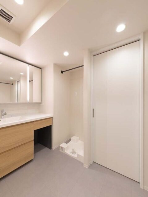 マンションリノベーション、株式会社コスモスイニシア、洗面室、洗濯機置き場、回遊動線