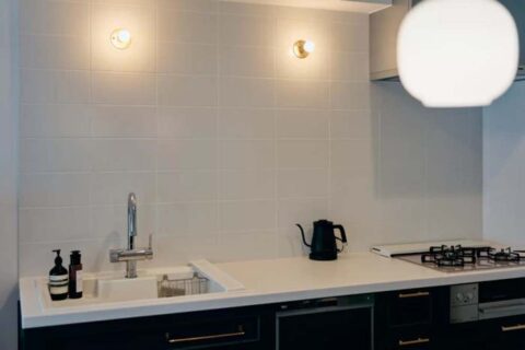 マンションリノベーション、G-FLAT(ジーフラット)、I型キッチン、吊り戸なし、人工大理石