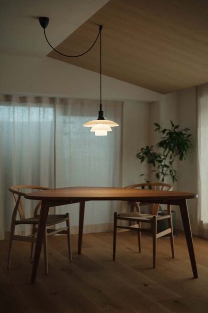 マンションリノベーション、(株)KITI、ペンダント照明、北欧家具、ドレープカーテン