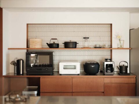 マンションリノベーション、(株)KITI、タイル壁、見せる収納、キッチン収納