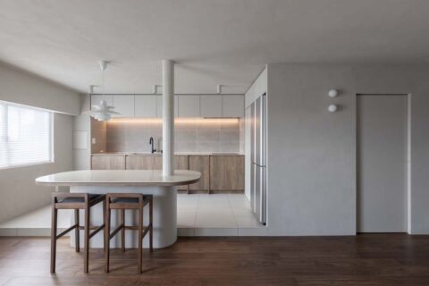 マンションリノベーション、リノベーションスタジオKULABO、造作キッチン、間接照明、造作ダイニングテーブル