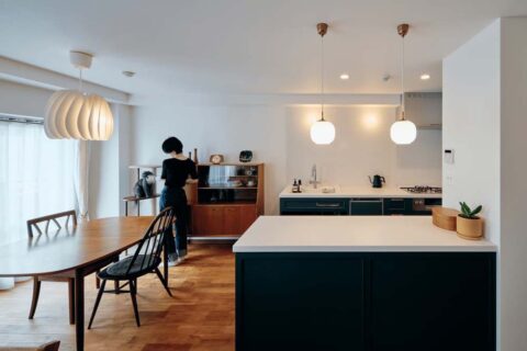 マンションリノベーション、G-FLAT(ジーフラット)、北欧ヴィンテージ、チーク材、キッチンカウンター