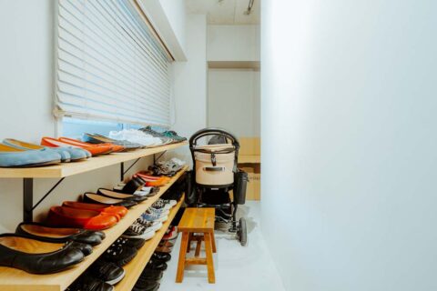 マンションリノベーション、湘南リフォーム、アール壁、玄関土間、アウトドア用品