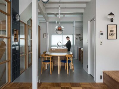 「ハコリノベ」の戸建リノベーション事例「3世代6人が快適にくらす工夫が満載。実家の3階建てを継承してフルリノベーション」