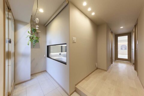 マンションリノベーション、マイリノbyグローバルベイス、玄関土間、内窓、真鍮バー