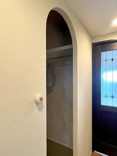 マンションリノベーション、a.design(エーデザイン)、アーチ開口、WIC、丸スイッチ