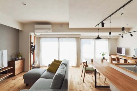 マンションリノベーション、夢工房、オーク無垢材、自然光、ダクトレール
