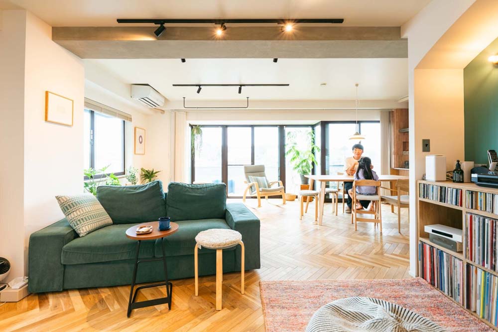 マンションリノベーション、フィールドガレージ(FIELDGARAGE)、ヘリンボーン、グリーン、二面採光