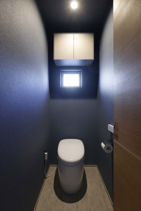戸建リノベーション、スタイル工房、トイレ、アクセントクロス