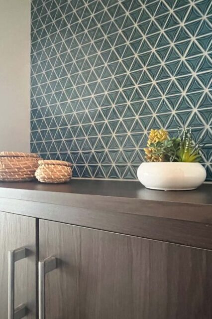 マンションリノベーション、a.design(エーデザイン)、モザイクタイル、三角タイル、デザインタイル