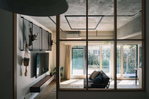 マンションリノベーション、株式会社Standard、庭付きマンション、室内窓、躯体現し