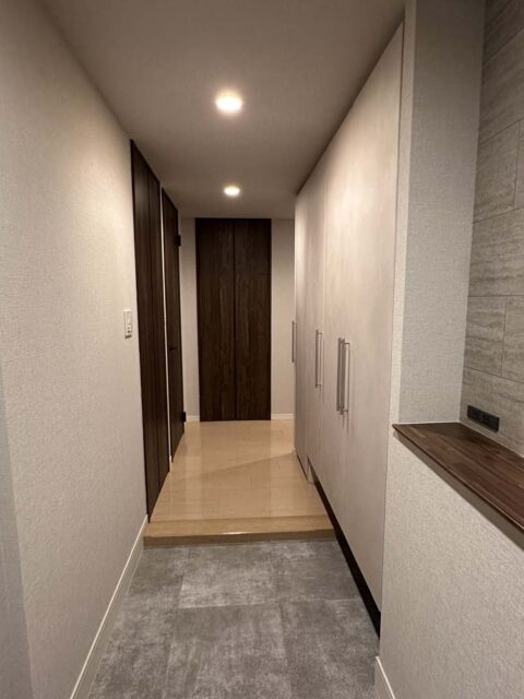 マンションリノベーション、リノベーション東京、ウォールナット、玄関土間、モダン