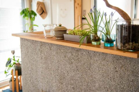 戸建てリノベーション、しあわせな家、キッチン、カウンター、ラーチ合板