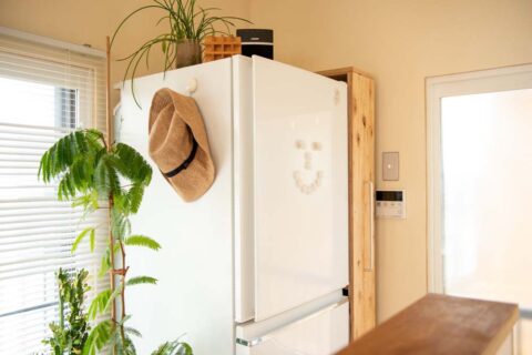 戸建てリノベーション、しあわせな家、キッチン、DIY、ラーチ合板、造作