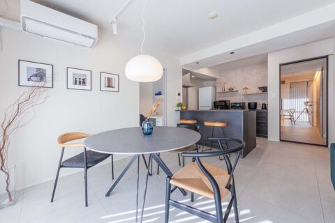 マンションリノベーション、フレッシュハウス、丸テーブル、ペンダント照明、北欧