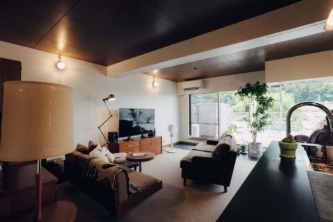 マンションリノベーション、アズ建設、LDK、目透かし張り
