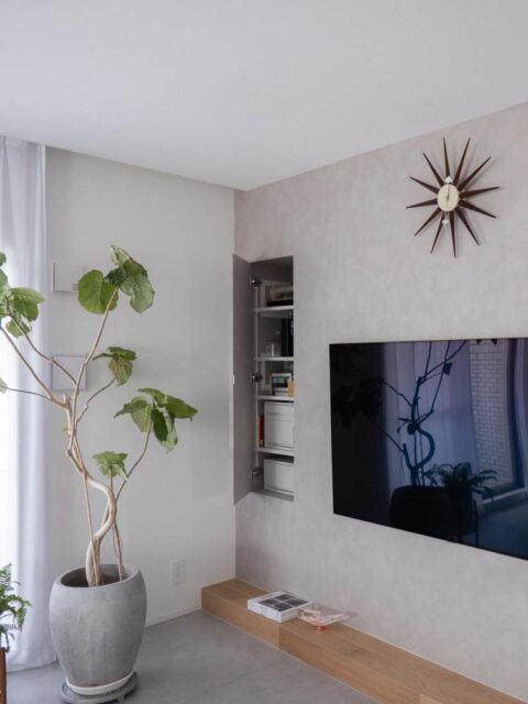マンションリノベーション、CLOCK(クロック)、ニッチ、隠蔽配線、リビング収納