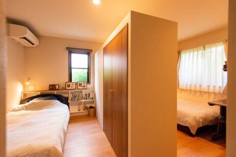 戸建リノベーション、しあわせな家、親世帯、寝室、仕切り収納